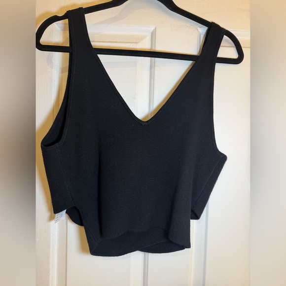 Abercrombie and Fitch V-neck tank - Picture 1 of 2